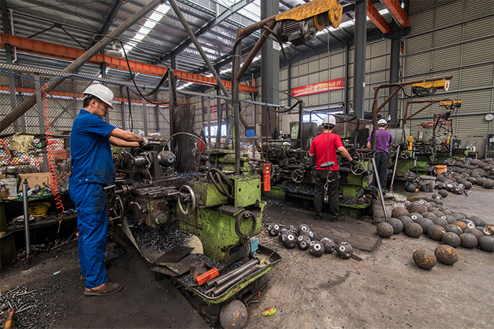 同江网架配件车间